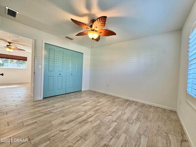 Building Photo - 126 Ormwood Dr