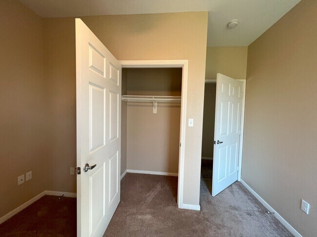 Building Photo - 5030 Marietta Ln
