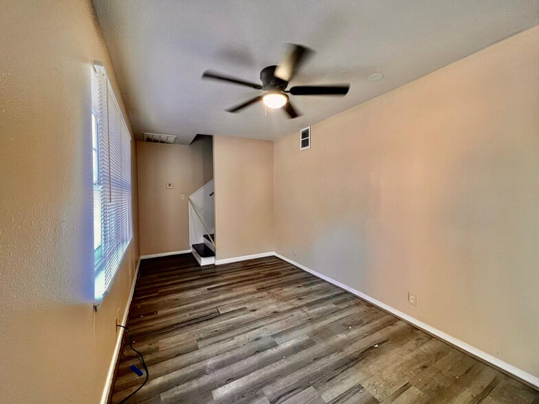 Building Photo - 1205-1207 Milam St