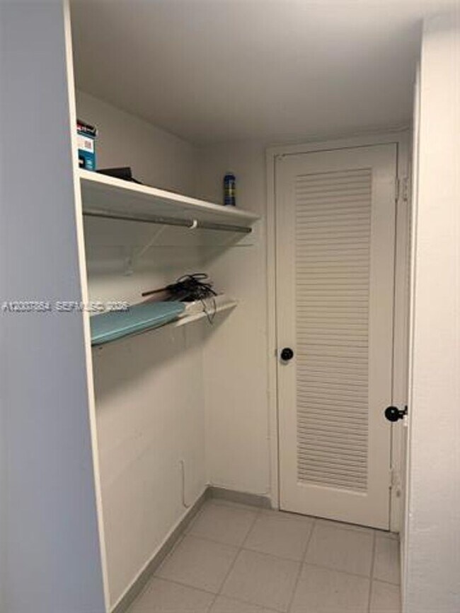 Building Photo - 9225 Collins Ave