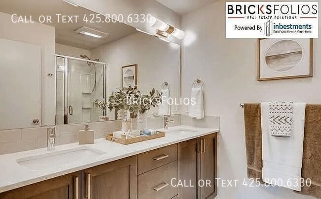 Building Photo - 13706 Manor Way