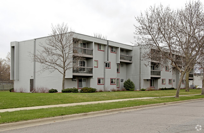 Primary Photo - Cedar Crest Apartments