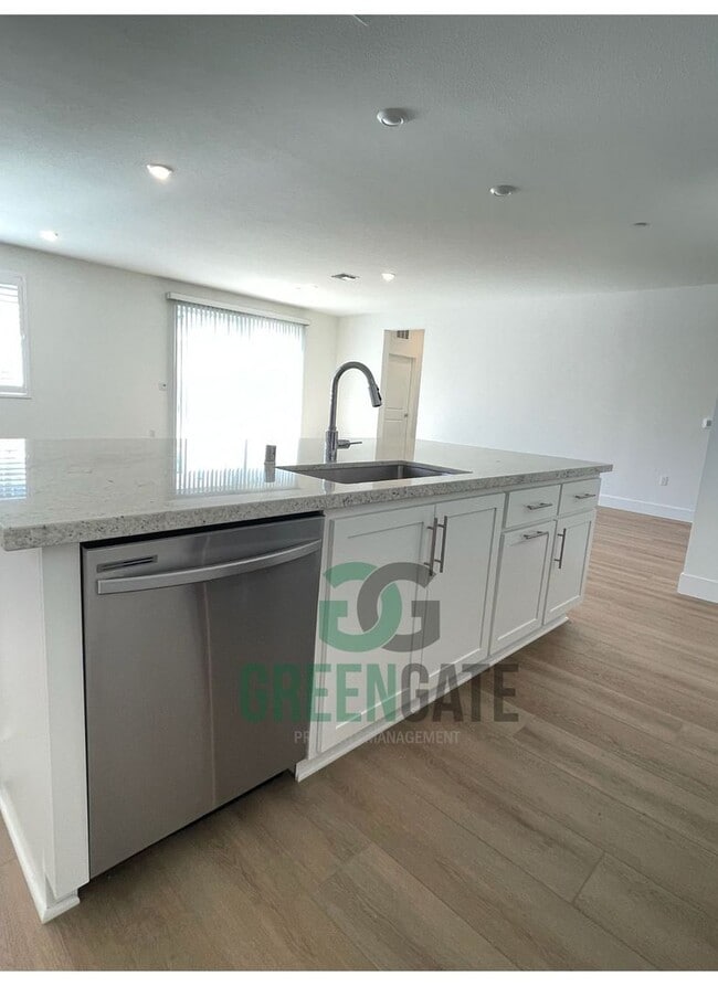 Building Photo - New Build in Tracy Hills!! 4 Bedroom 2.5 Bath AVAILABLE NOW!!