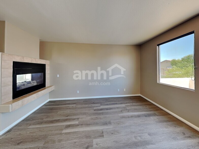 Building Photo - 10820 Canisteo St