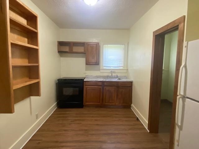 Building Photo - 302 SW Park Ave