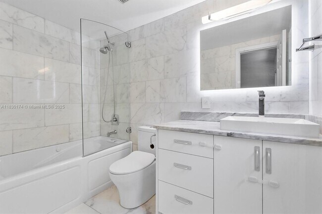Building Photo - 9745 Bay Harbor Terrace