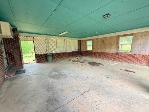Building Photo - 19410 Oakwood Ln
