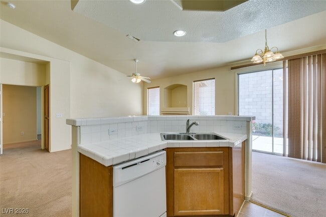 Building Photo - 193 Crown Imperial St