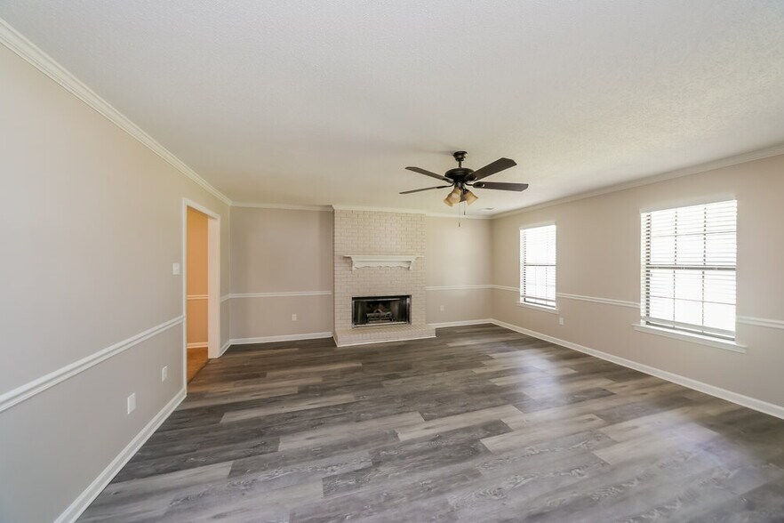 Building Photo - 7333 Eastover Blvd