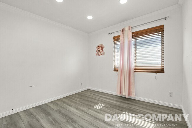 Building Photo - 1258 Biltmore Cir