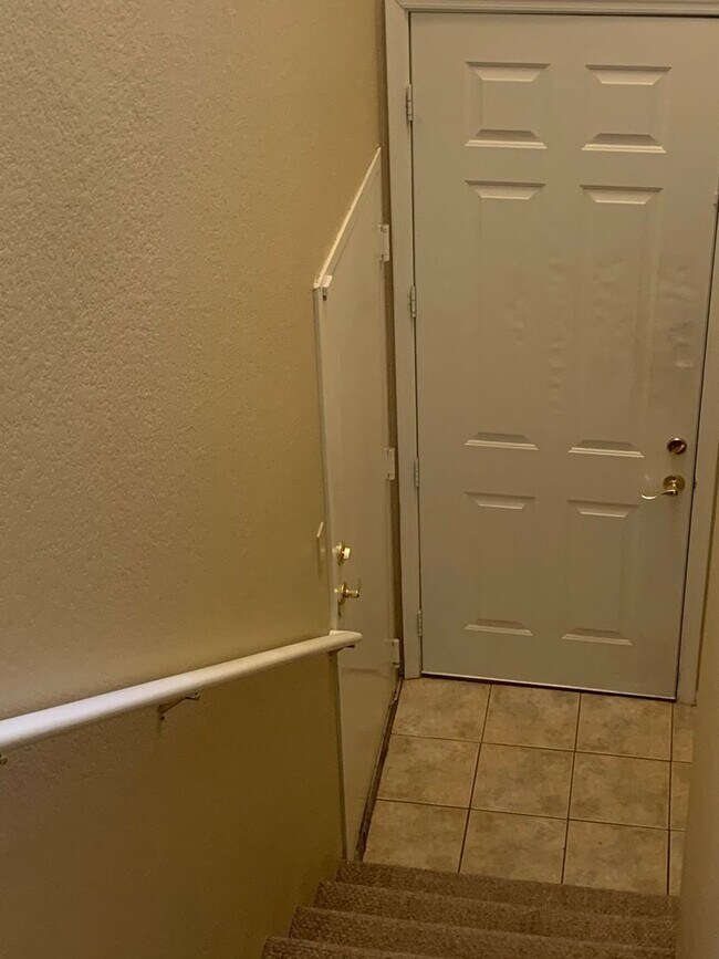 Building Photo - Beautiful 2 bedroom condo in Tempe