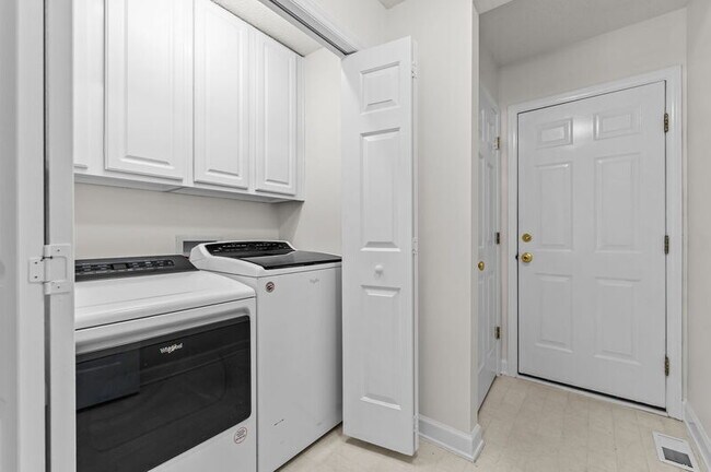 Building Photo - 11924 Larka Ct
