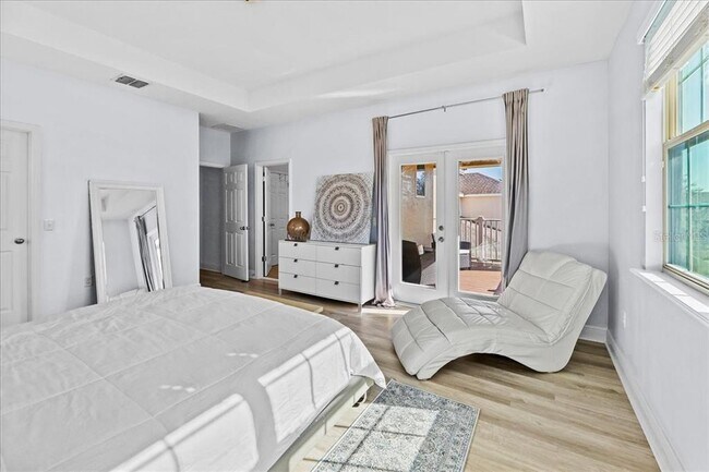 Building Photo - 8746 Crescendo Ave