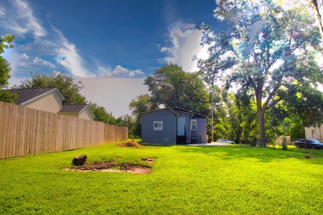 Building Photo - Modern 3-Bedroom Home with Smart Features & Premium Upgrades
