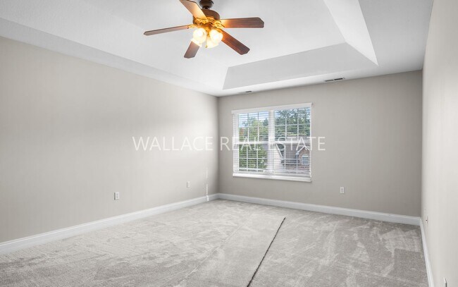 Building Photo - PRICE REDUCTION!!  FARRAGUT: TWO STORY 3 B...