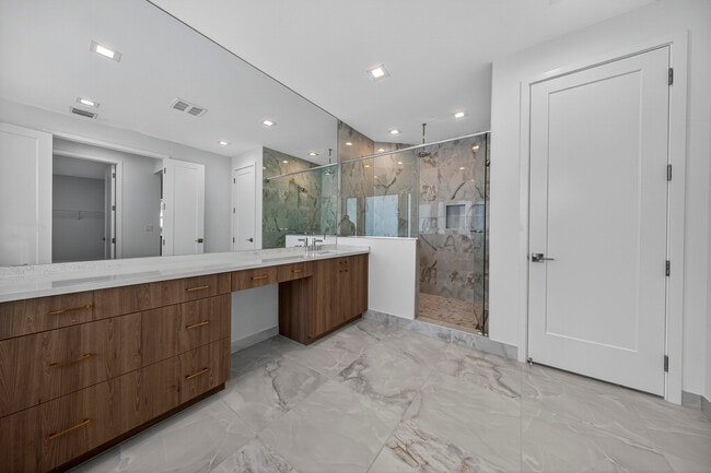 Building Photo - 9361 Sunflower Mdw Rd