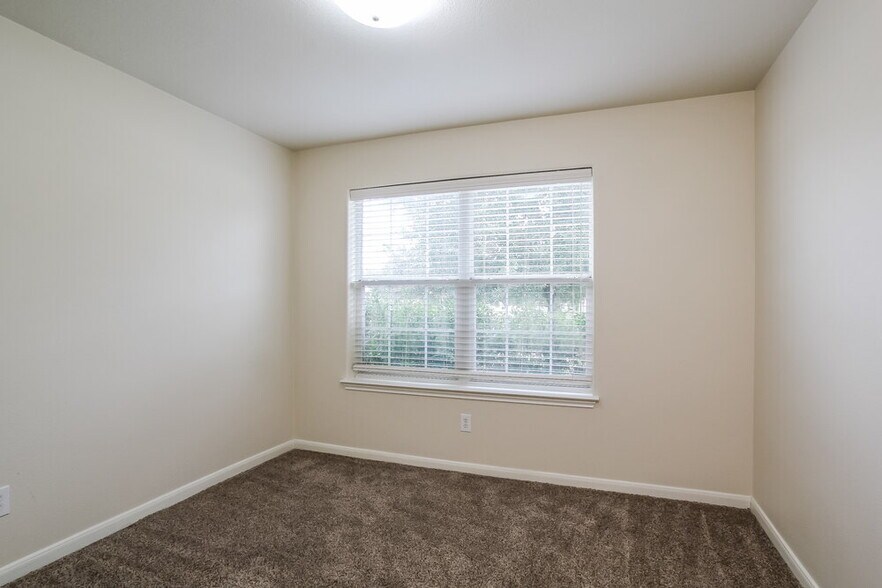 Building Photo - 7123 Northchase Ln