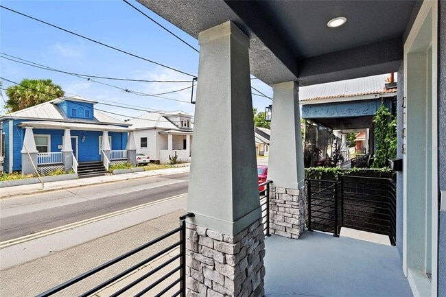 Building Photo - 2106 E 17th Ave