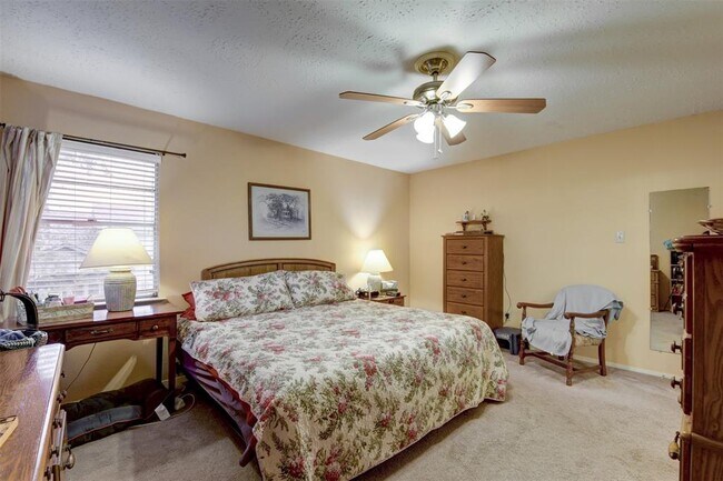 Building Photo - 16822 Rippling Mill Dr