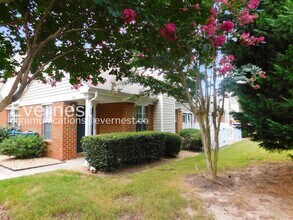 Building Photo - 702 Westgate Cir