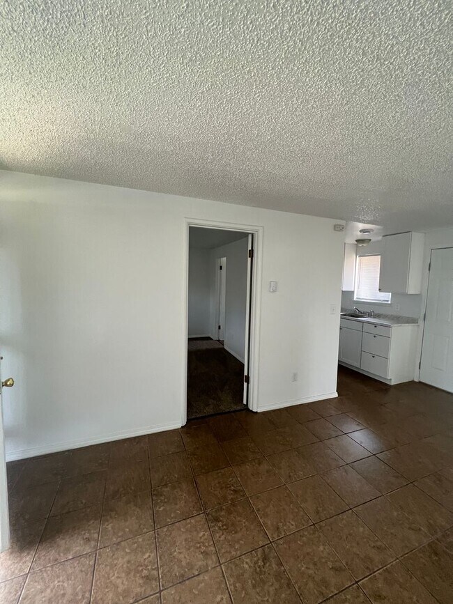 Building Photo - Parkland Duplex