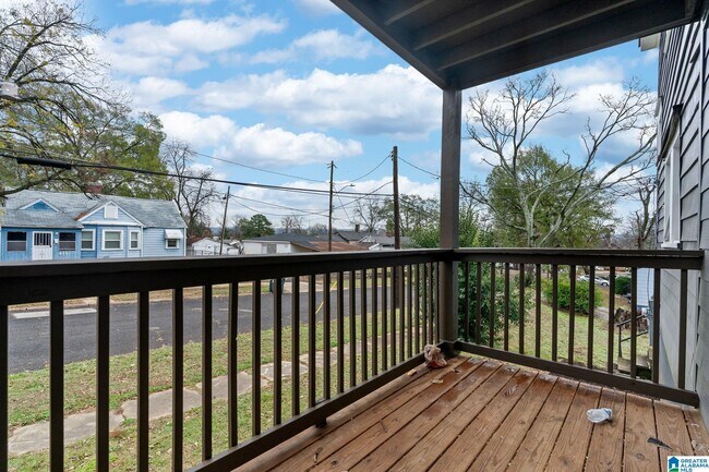 Building Photo - 1101 7th Ave W