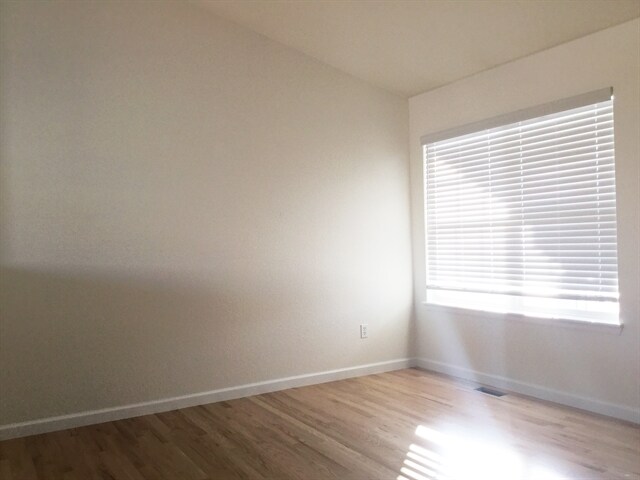 Building Photo - 180 Terra Vista St