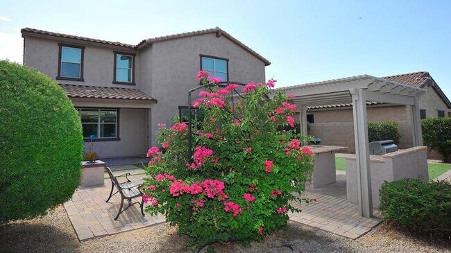 Building Photo - Stunning Executive Home (former model) in ...