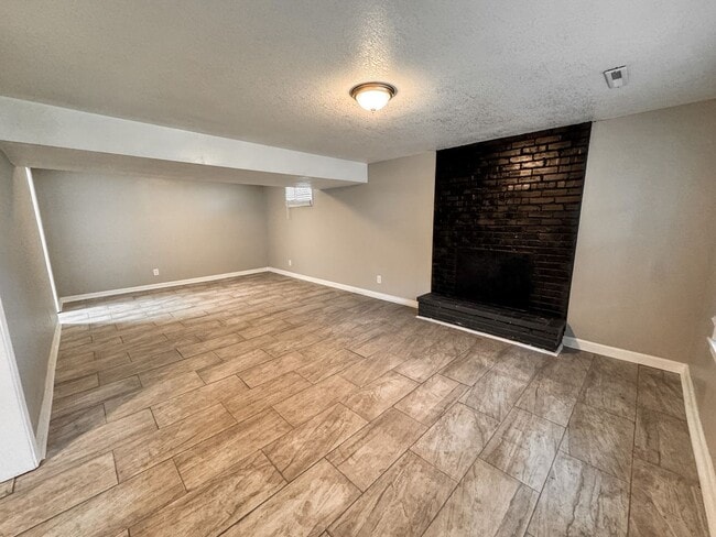 Building Photo - $1,695 - 3 Bed, 2 Bath House in Raytown, MO