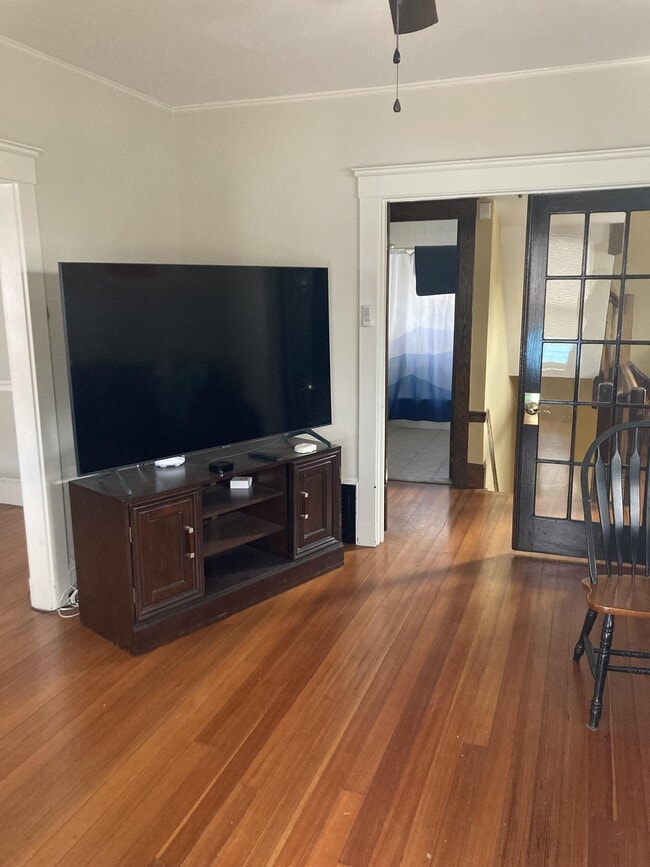 Building Photo - 24 Cushing St