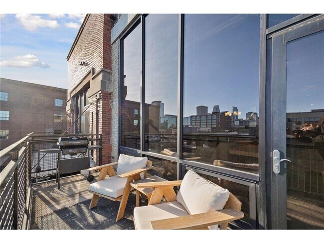 Building Photo - 618 N Washington Ave