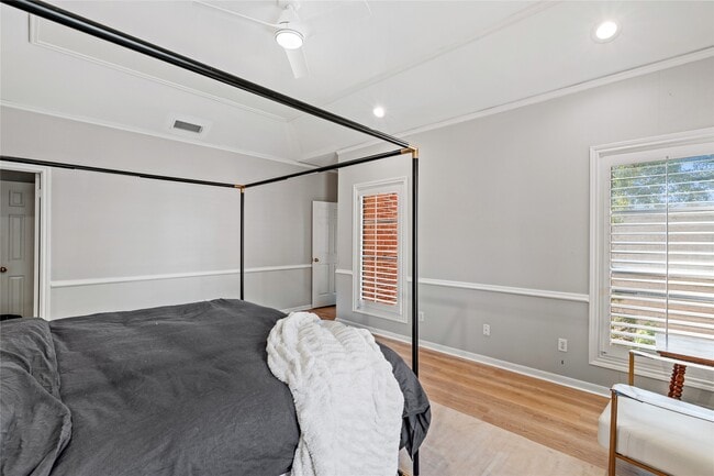 Building Photo - 6732 Vanderbilt St