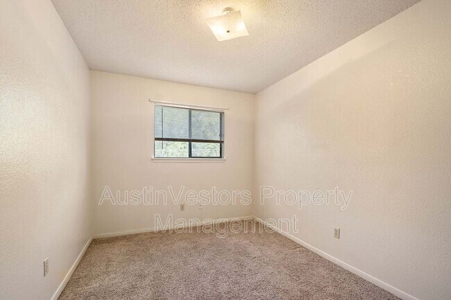 Building Photo - 200 Concho St