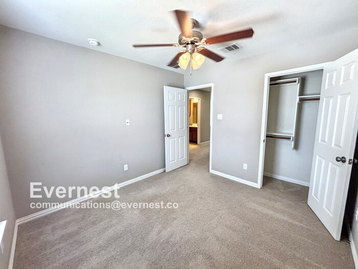 Building Photo - 16005 Hampton Bliss Trce