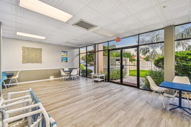 Building Photo - 255 Dolphin Point