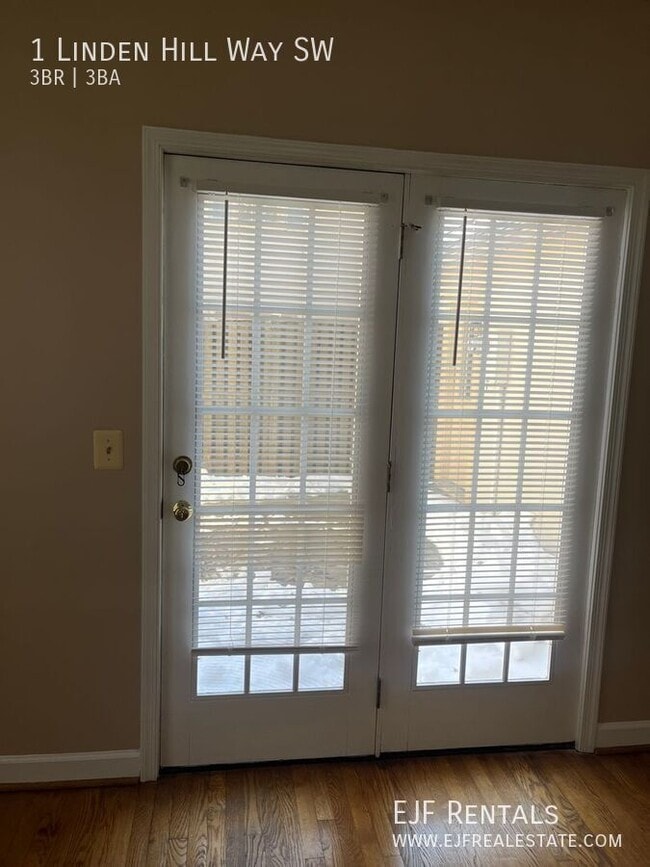 Building Photo - 1 Linden Hill Way SW