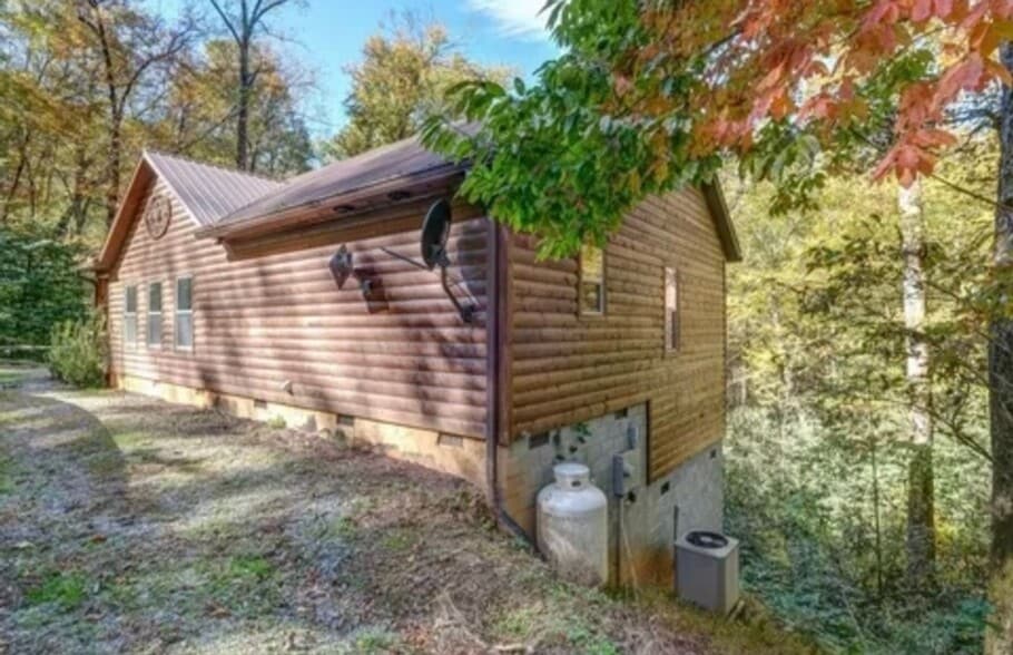 Building Photo - 127 Gardenia Ct