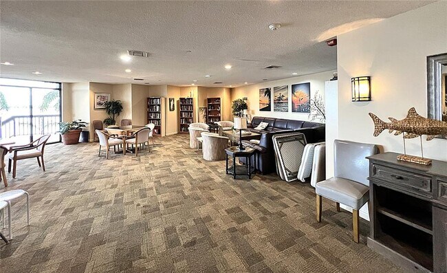 Building Photo - 6291 Bahia Del Mar Cir