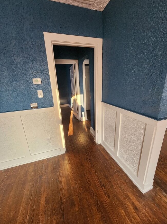 Building Photo - 1 Bedroom With Appliances