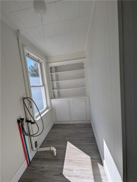 Building Photo - 62 Pleasant St