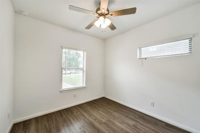 Building Photo - 11611 Moltere Dr