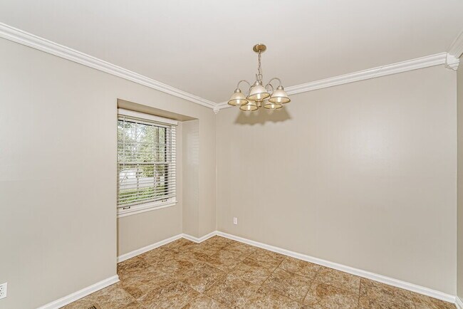 Building Photo - 120 Von Dale Dr