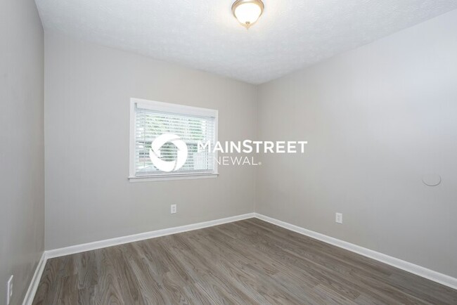 Building Photo - 1638 Clyde Pl