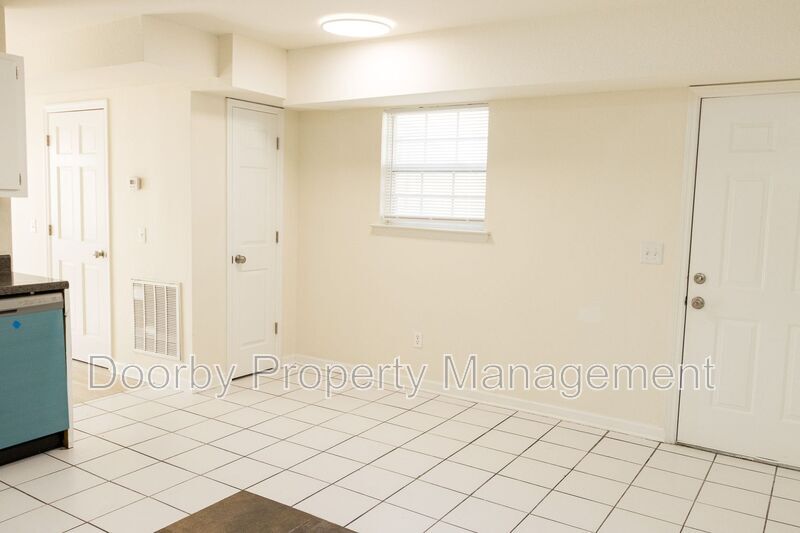 Building Photo - 3627 6th Ave