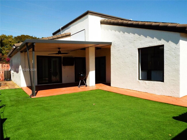 Building Photo - 422 SW 88th Pl