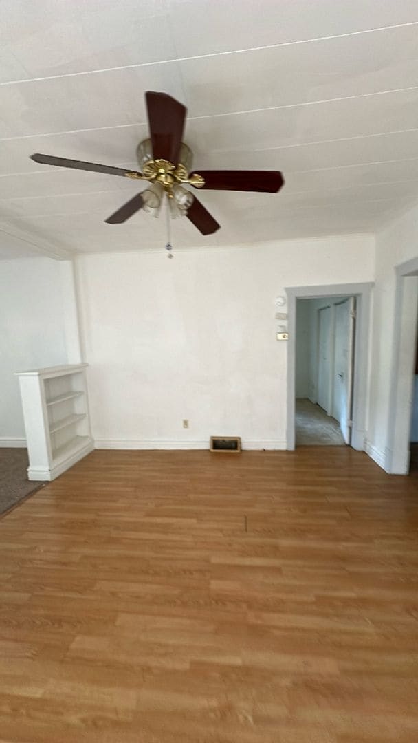 Building Photo - 3 Bedroom, 1 Bath home in Little Falls, MN with 3 car detached (Insulated & Heated) garage