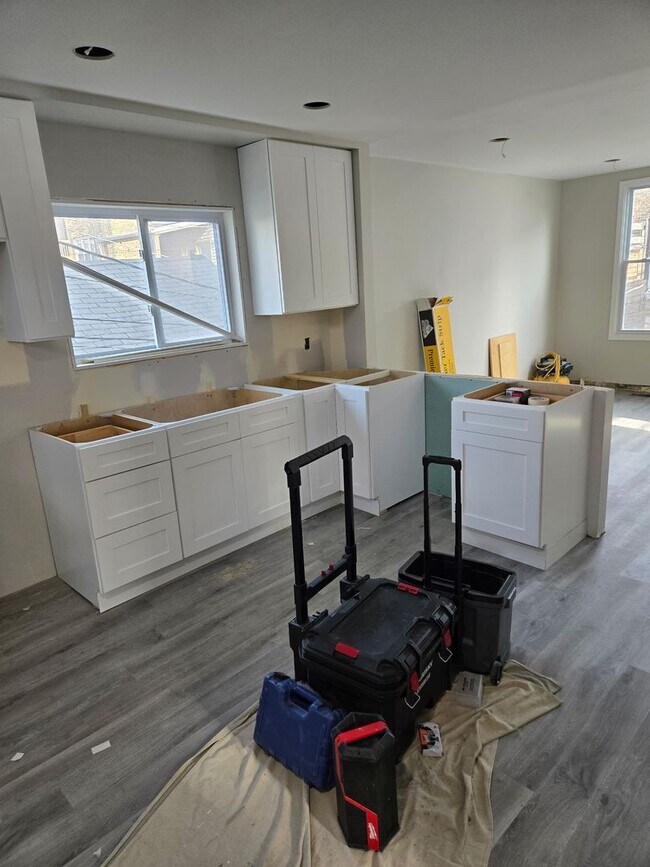 Building Photo - Brand new rehab luxury coach house in Alba...
