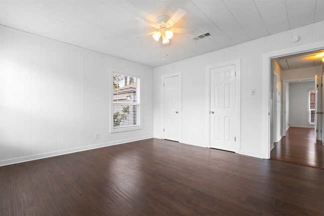 Building Photo - 9103 Forest Hills Blvd
