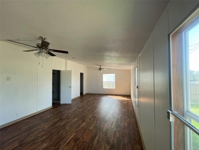 Building Photo - 711 FM 360 Rd