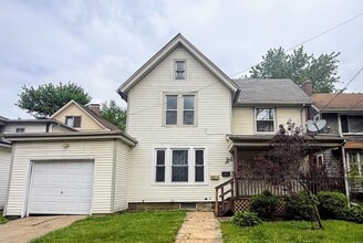 Building Photo - Wellman Duplex